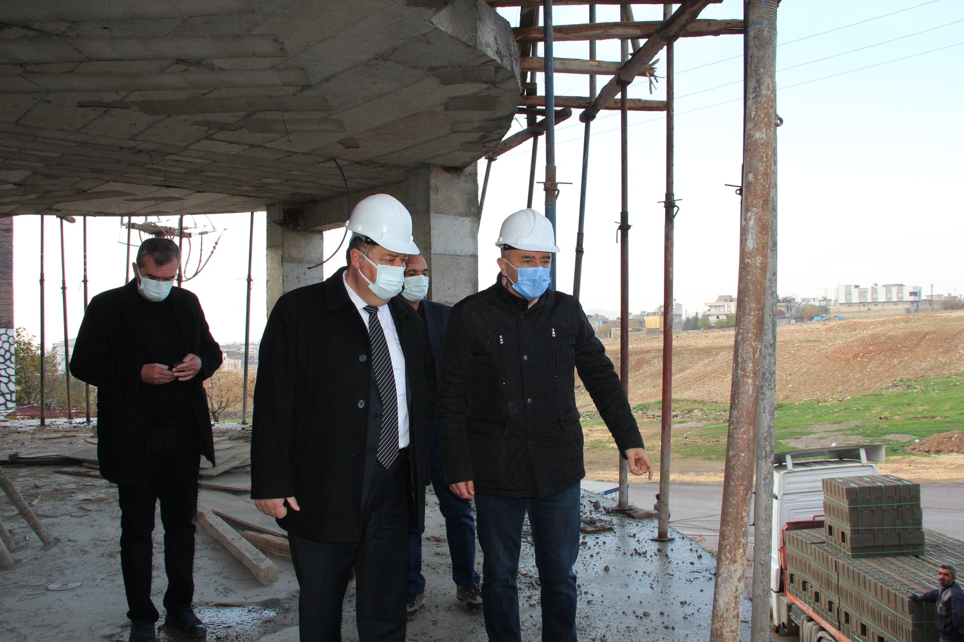 ÇOK AMAÇLI SOSYAL TESİSİN İNŞAATINI GEZDİ