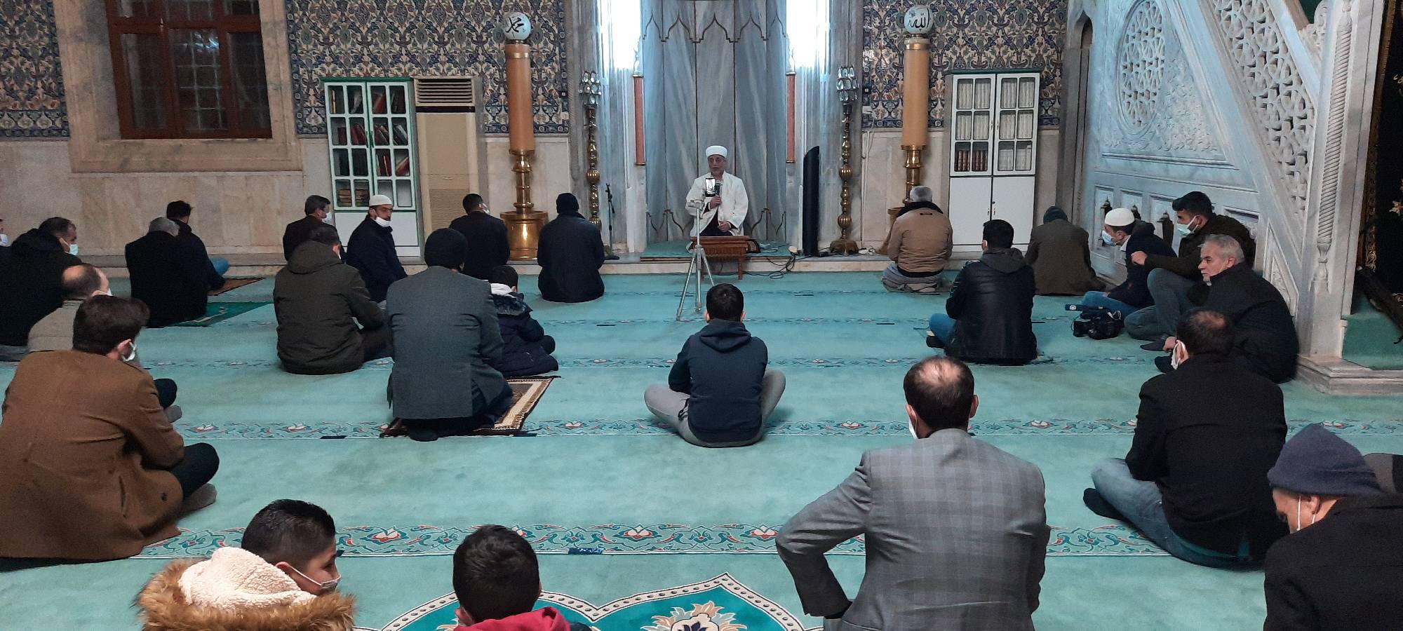BERAT KANDİLİNDE ELLER SEMAYA AÇILDI