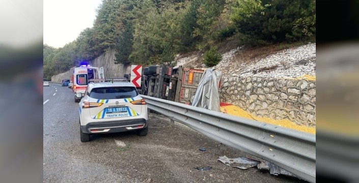 Virajda kontrol kaybı: TIR devrildi, kilis kent haber, asayiş