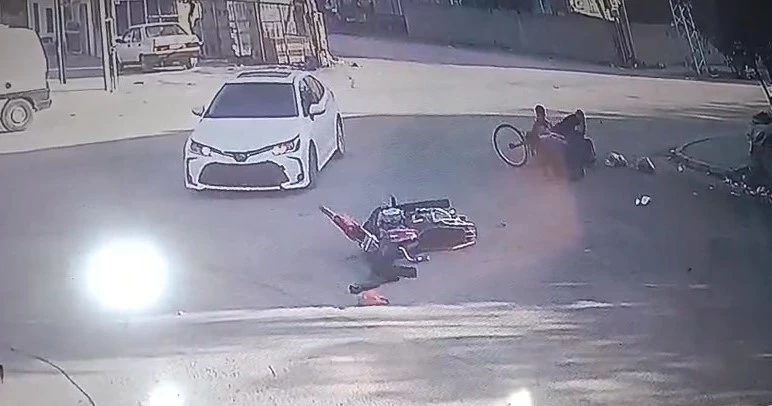 Feci motosiklet kazası: Sürücü savrulup yaşlı çiftin üzerine düştü, kilis kent haber, asayiş