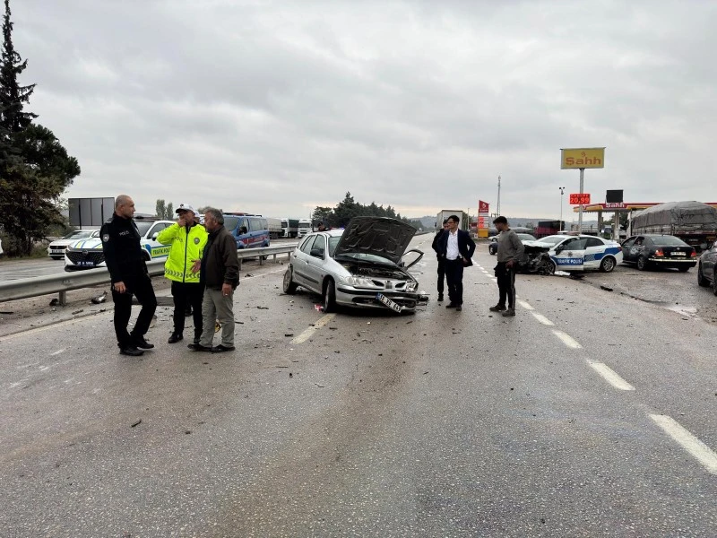 Polis aracı ile otomobil çarpıştı: 3 yaralı, kilis kent haber, asayiş