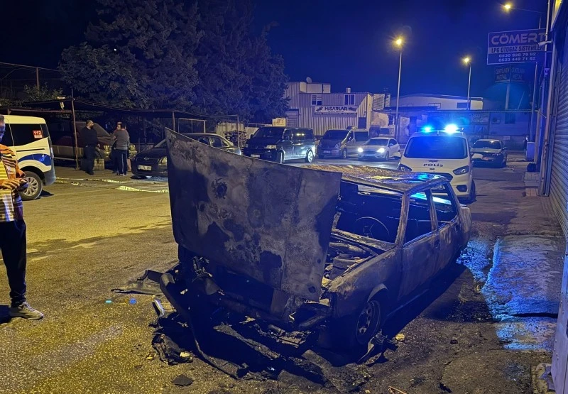 Sanayi sitesinde 5 araç kundaklandı: Şüpheli güvenlik kamerasında, kilis kent haber