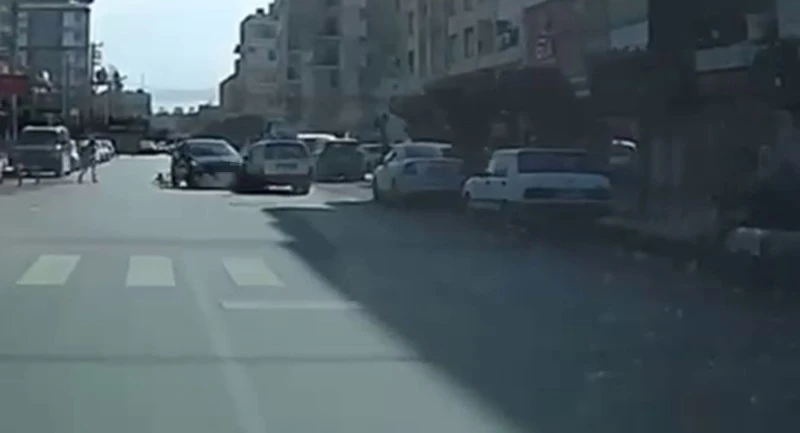 Yola fırlayan çocuğa çarpmamak isterken facia yaşandı: Otomobiller kafa kafaya çarpıştı, kilis kent haber, asayiş