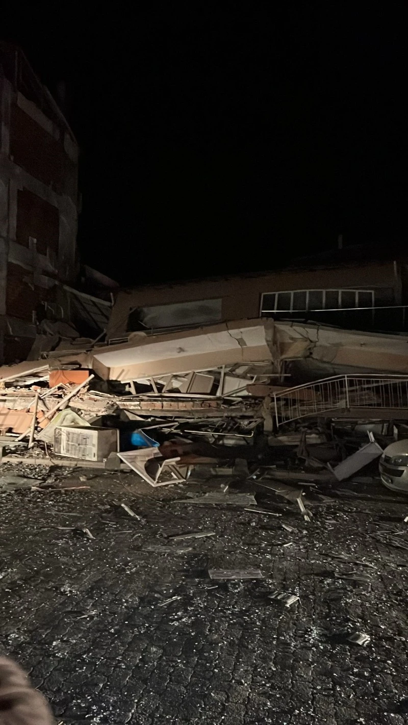 Balıkesir'de Depremde Hasarlı Bina Yıkıldı, kilis kent haber