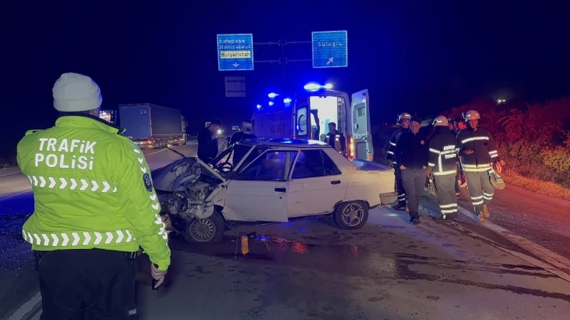 Otomobil Beton Mikserine Çarptı: Yaralılar Araçtan Kurtarıldı, kilis kent haber