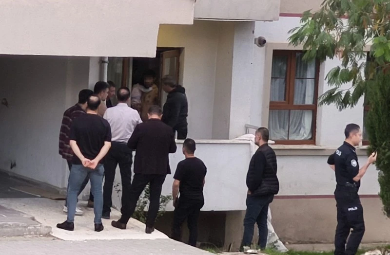 Ailesine dehşeti yaşattı: Rehin aldığı kızını bıraktı, pencereden atlayıp kaçarken yakalandı, kilis kent haber