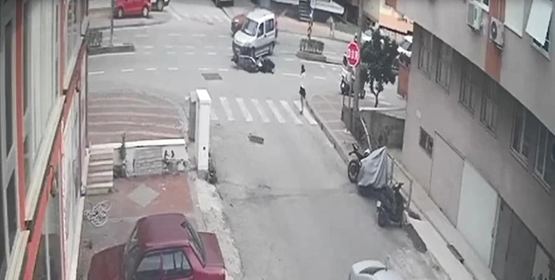 Motosiklet, hafif ticari araca çarpmamak için devrildi: 2 yaralı, kilis kent haber, asayiş