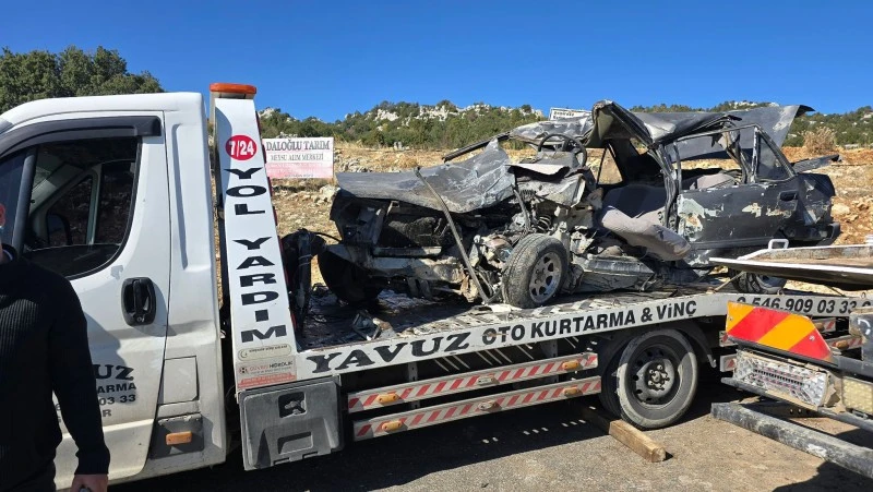 Tarım işçilerini taşıyan midibüs otomobille çarpıştı: 3 ölü, 12 yaralı, kilis kent haber, asayiş