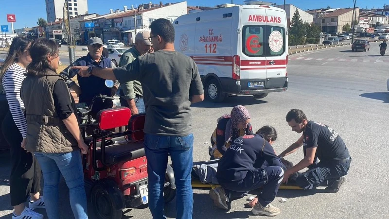 Otomobil ile üç tekerlekli elektrikli bisiklet çarpıştı: 1 yaralı, KİLİS KENT HABER