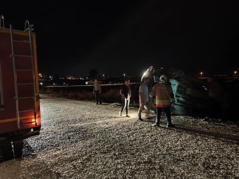 Minibüs tarlaya devrildi: 3 yaralı, KİLİS KENT HABER