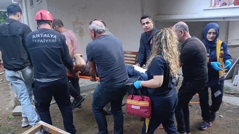 Bacağına saplanan korkuluk demiriyle hastaneye kaldırıldı!, kilis kent haber, asayiş