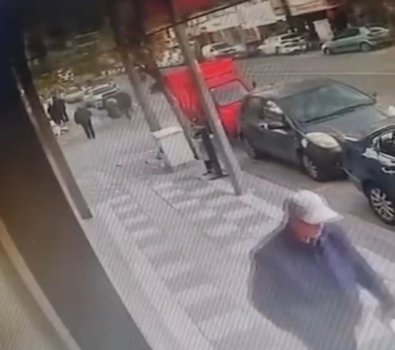 Motosiklet kazası kamerada: 1’i ağır yaralı, kilis kent haber, asayiş