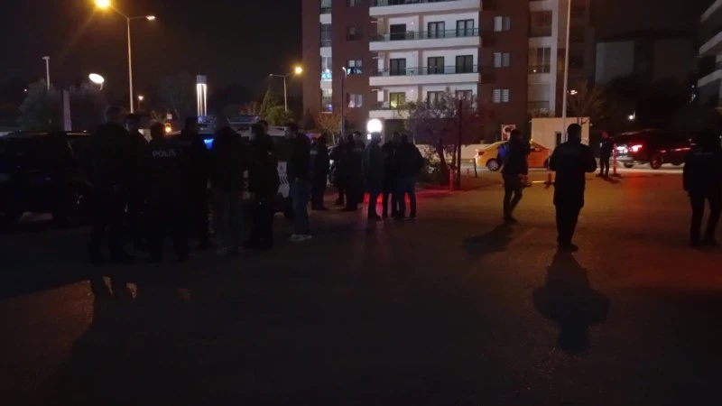 AVM’de silah gösterip bekçileri tehdit eden kişi gözaltında, kilis kent haber,asayiş