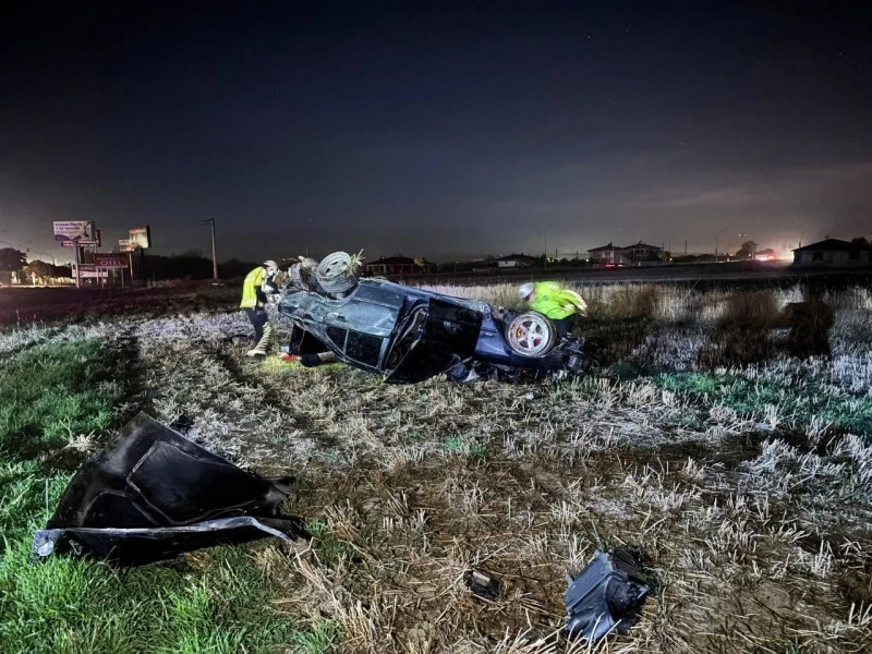 Otomobil yoldan savruldu, takla attı: 2 yaralı, kilis kent haber, asayiş