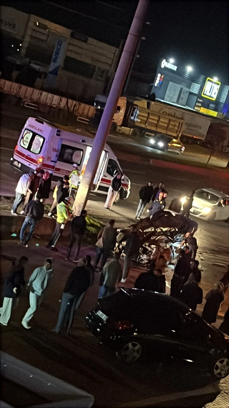 Otomobil refüje ve direğe çarpıp takla attı: 1 yaralı, kilis kent haber, asayiş