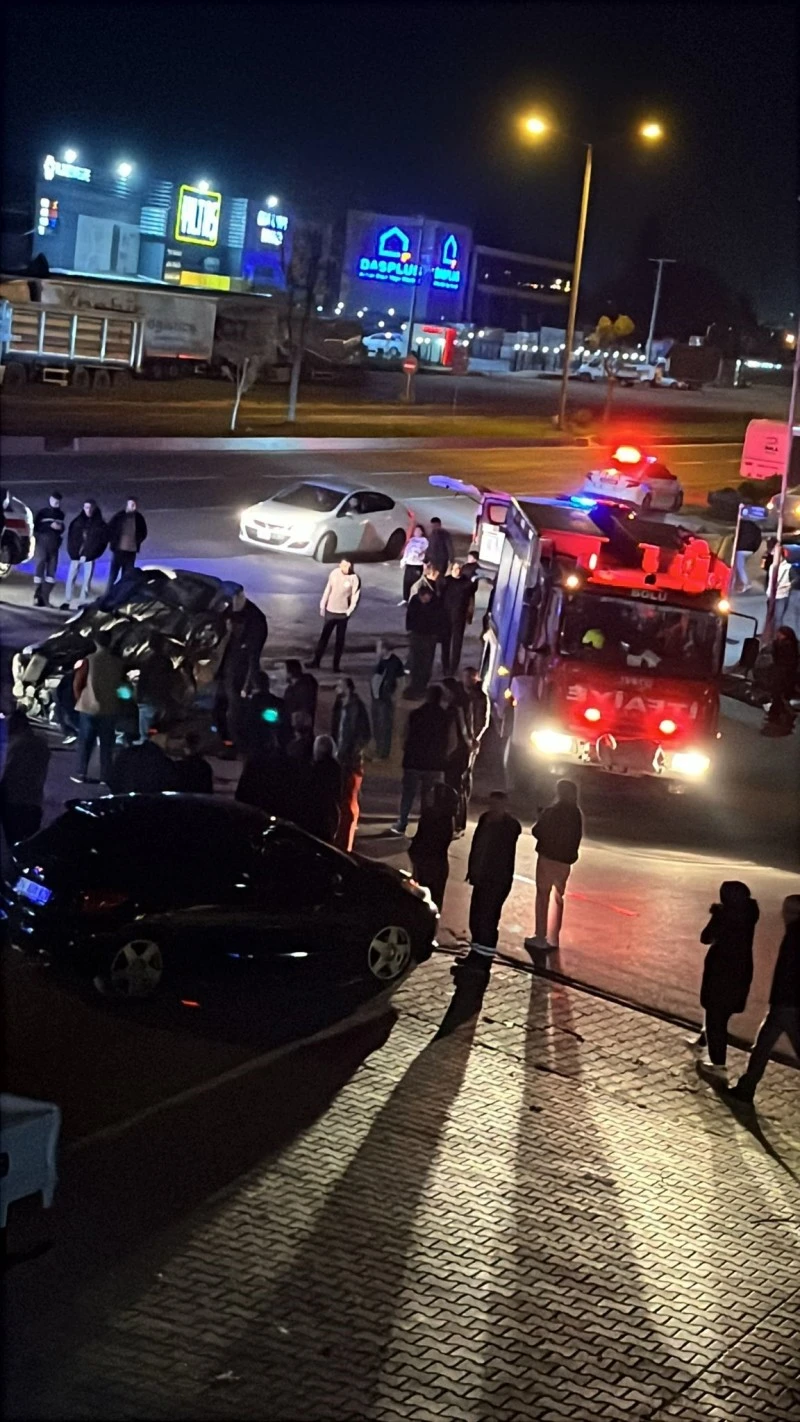 Otomobil refüje ve direğe çarpıp takla attı: 1 yaralı, kilis kent haber, asayiş