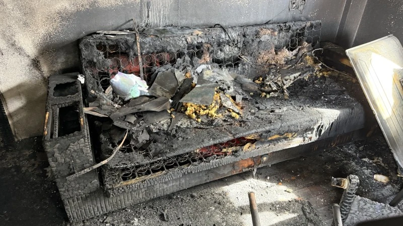 3 katlı ev alevlere teslim oldu: Aile canını zor kurtardı, kilis kent haber, yangın