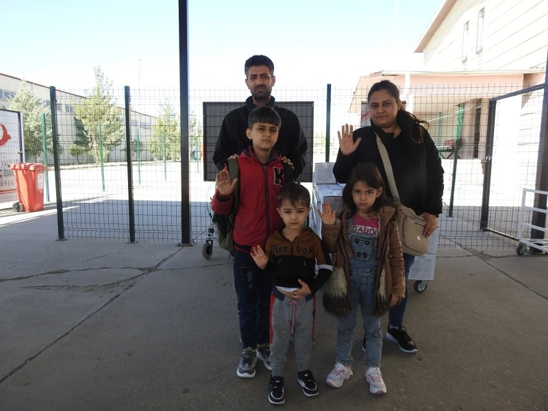 Kilis’te vedalaşma: Türk bayrağını öpüp Suriye’ye geçti, kilis kent haber