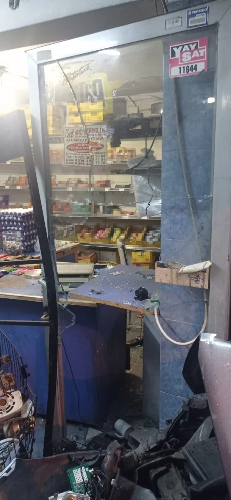 Otomobil markete daldı vatandaş kıl payı kurtuldu!, kilis kent haber, asayiş