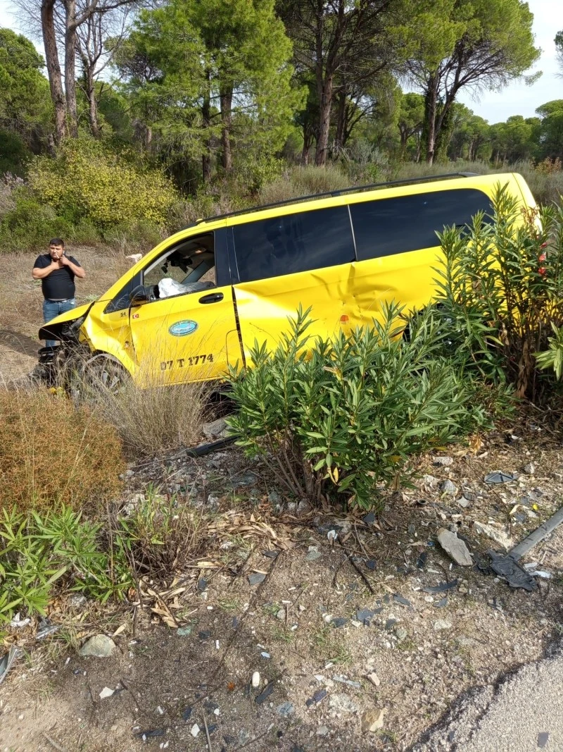 Otomobil ticari taksiye çarptı: 2 yaralı, kilis kent haber, asayiş