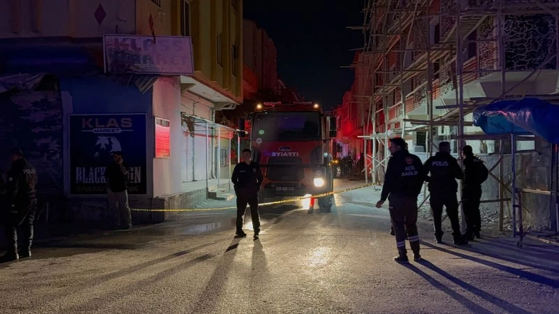 Gaziantep’te 4 katlı boş bina yandı: Kullanılamaz hale geldi, kilis kent haber, asayiş, yangın