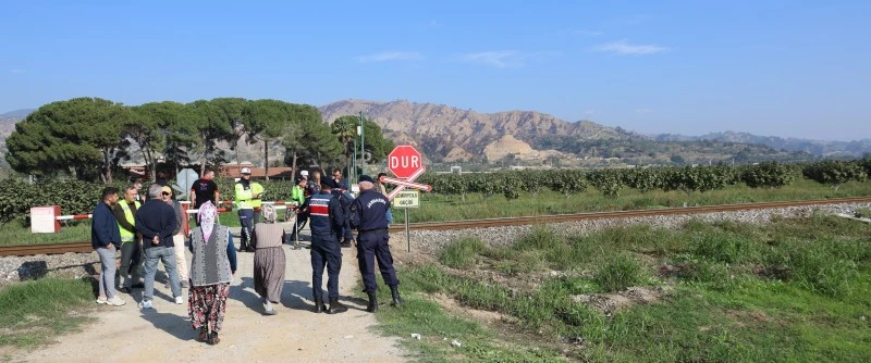 Feci kaza: Özel hemzemin geçitte tren kamyonete çarptı!, asayiş, tren kazası