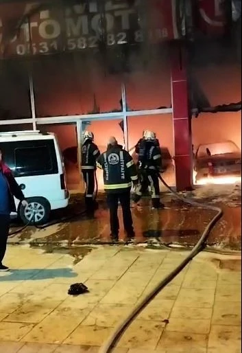 Ortağı tutuklanan galeride intikam kundaklaması, Kilis kent haber, kundaklama