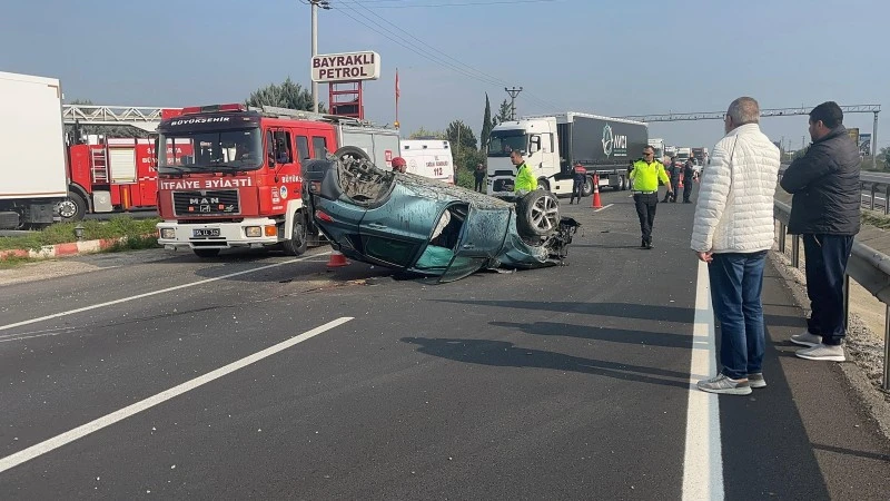 D-650 Pamukova’da otomobil takla attı: 2 yaralı, kilis kent haber, asayiş