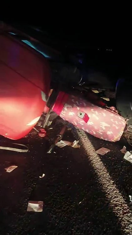 Traktör ile hafif ticari araç kafa kafaya!, kilis kent haber, asayiş