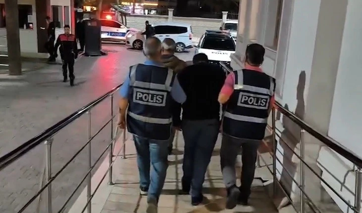 Araçtan 50 bin lira çaldı; kameraya el sallayıp kaçtı, 1 saatte yakalandı, kilis kent haber, asayiş