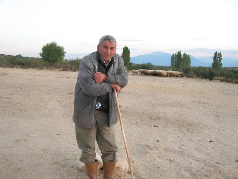Ormanda odun toplayan yaşlı çift, devrilen traktörün altında ölü bulundu, kilis kent haber, asayiş