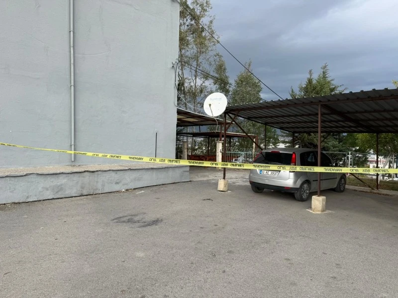 12 yaşındaki öğrenci okul müdürünü vurdu