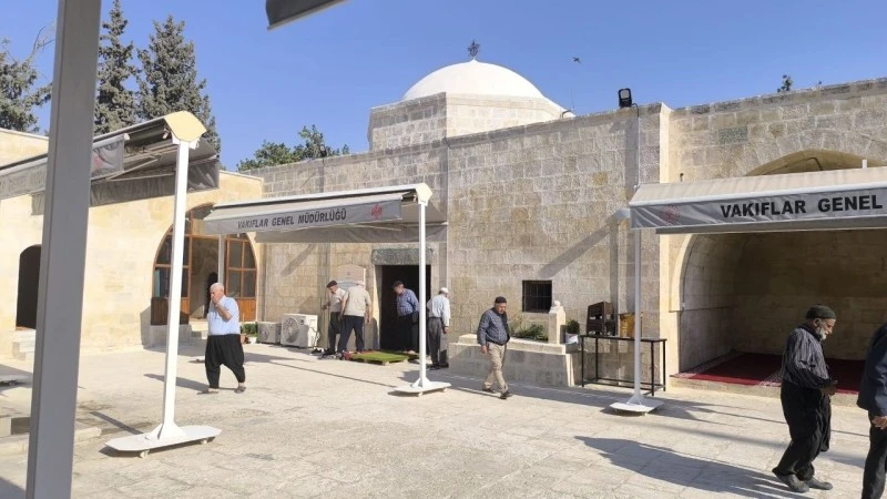 Şurahbil bin hasane camii ve Türbesi