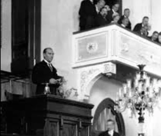 1923’te Çankaya Köşkü’nde Tarihi Akşam: Mustafa Kemal Paşa, “Yarın Cumhuriyeti İlan Edeceğiz” Dedi