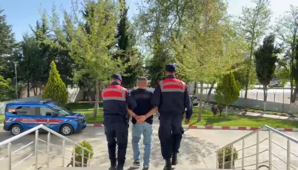 2 kuzeni öldüren katil zanlısı 6 yıl sonra yakalandı