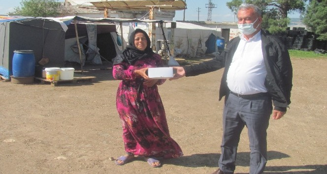 TARIM İŞÇİLERİNE ÜCRETSİZ MASKE