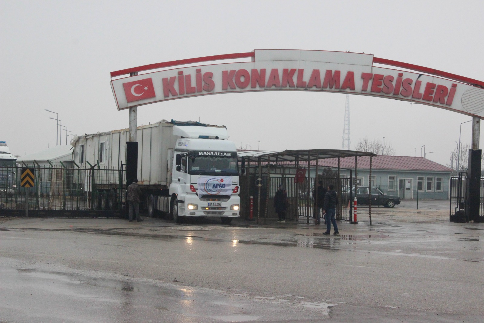 DEPREMZEDELERİN KULLANACAĞI KONTEYNERLER KİLİS'TEN YOLA ÇIKTI