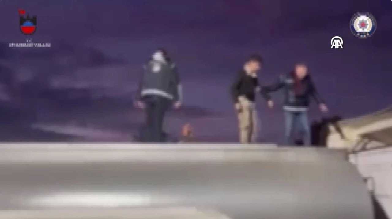 Atık tankerinde 32 ka&ccedil;ak g&ouml;&ccedil;men yakalandı