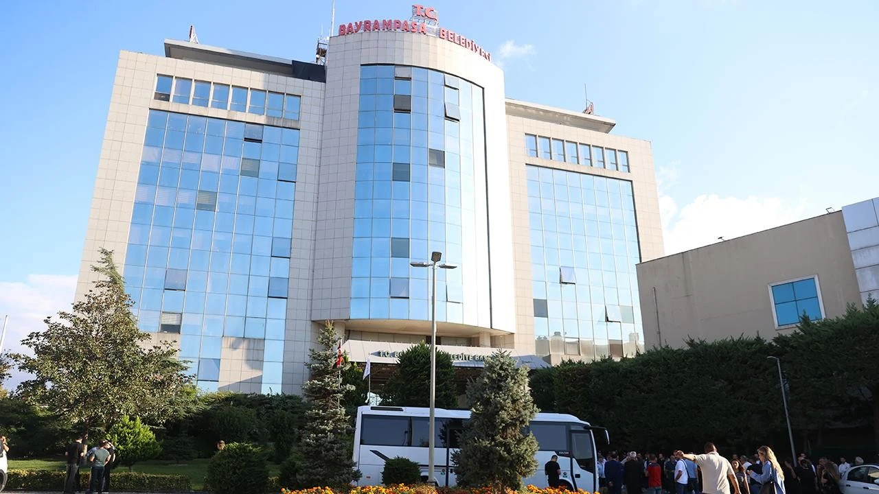 Bayrampaşa Belediyesine operasyon