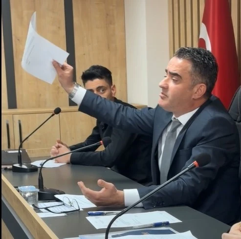 Belediye Meclisi&rsquo;nde Gergin Anlar