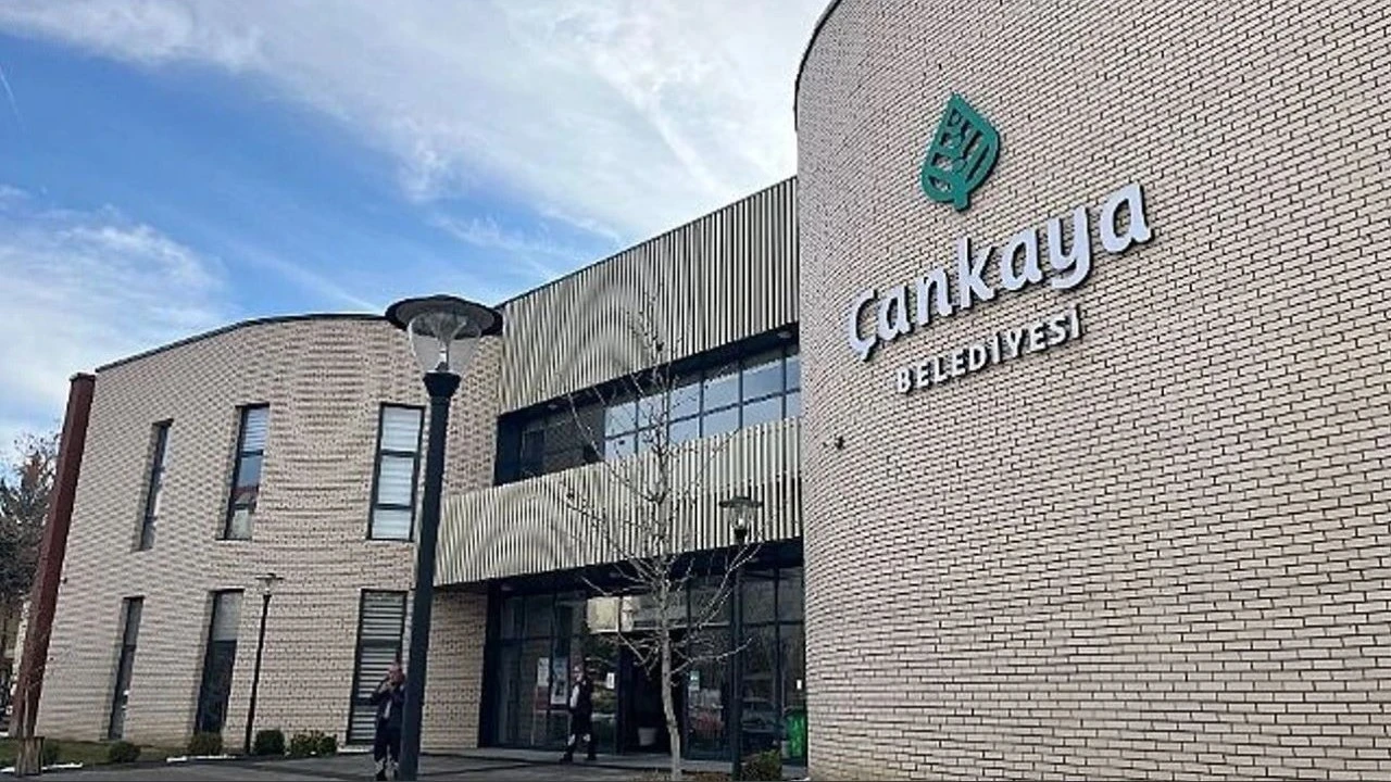 CHP'li &Ccedil;ankaya Belediyesi'ne Polis Operasyonu: Belediye Binasında Arama, &Ccedil;ok Sayıda G&ouml;zaltı