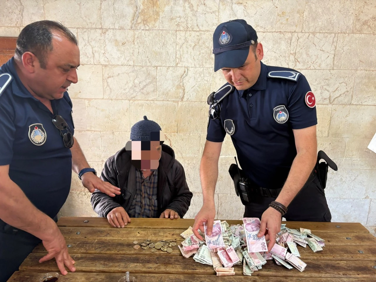 Gaziantep'te Dilencinin 1 Saatte Topladığı Para Herkesi Şoke Etti! İşte Topladığı Para