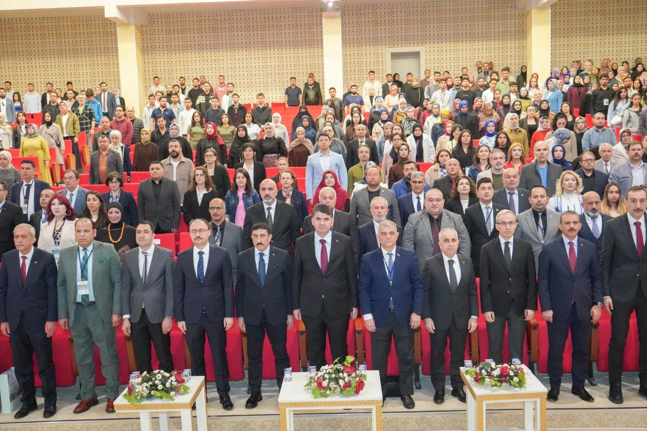     Kilis, Uluslararası İsl&acirc;m Medeniyeti Sempozyumuna Ev Sahipliği Yaptı