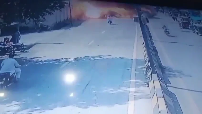 POLİS MERKEZİNE KANLI SALDIRI: EN AZ 31 &Ouml;L&Uuml;
