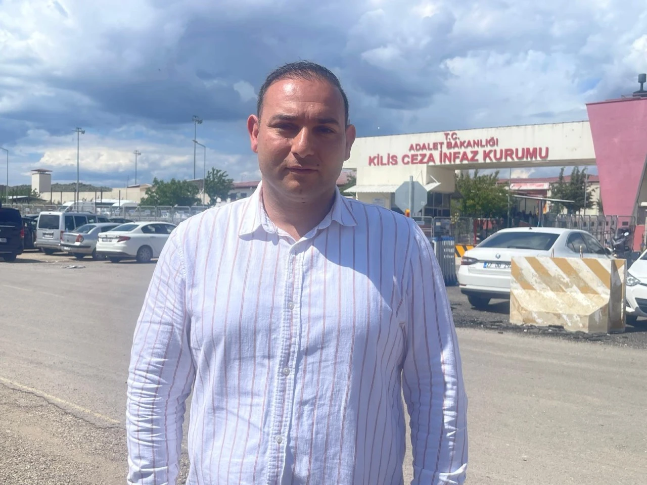 Kilis Belediye Başkanı Bilecen&rsquo;den Cezaevi &Ouml;n&uuml;nde Duygusal Destek&nbsp;
