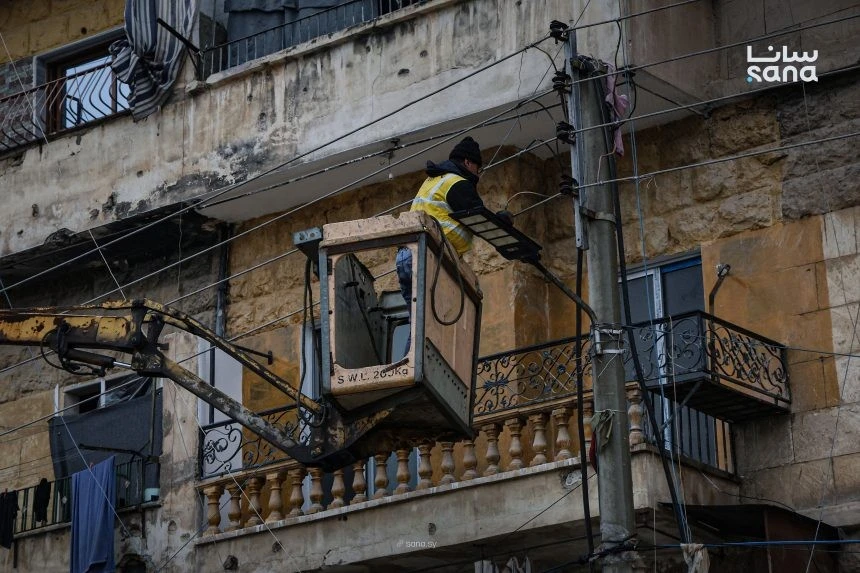 Halep&rsquo;te iki mahallede elektriğe acil m&uuml;dahale