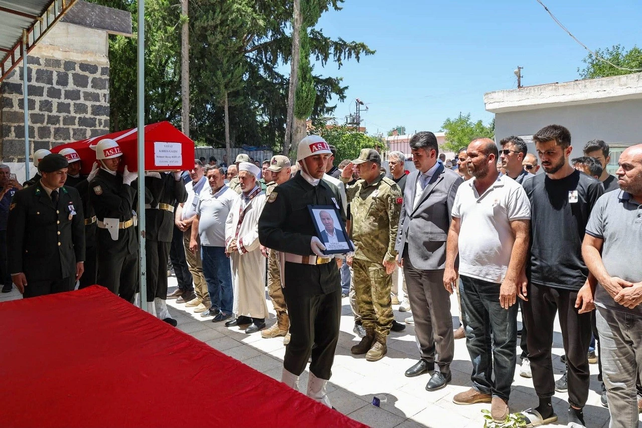 Kilis, Kıbrıs Gazisini G&ouml;zyaşlarıyla Uğurladı 