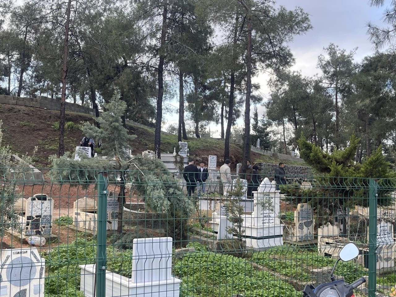 Kilis&rsquo;te Asri Mezarlıkta Bayram Yoğunluğu