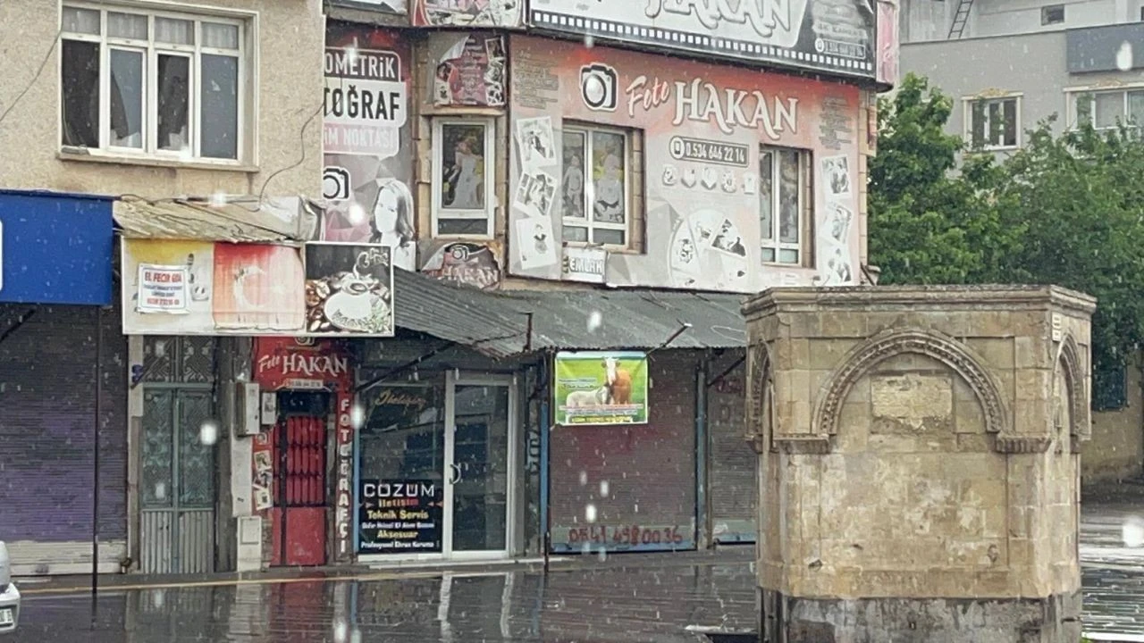 Kilis&rsquo;te Bayram Yağmuru: &ldquo;Kurban Kanını Temizleyen Rahmet&rdquo;.      