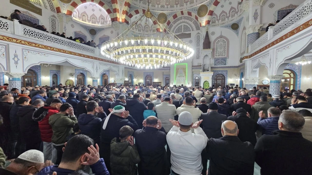 Kilis&rsquo;te Camiler Doldu Taştı